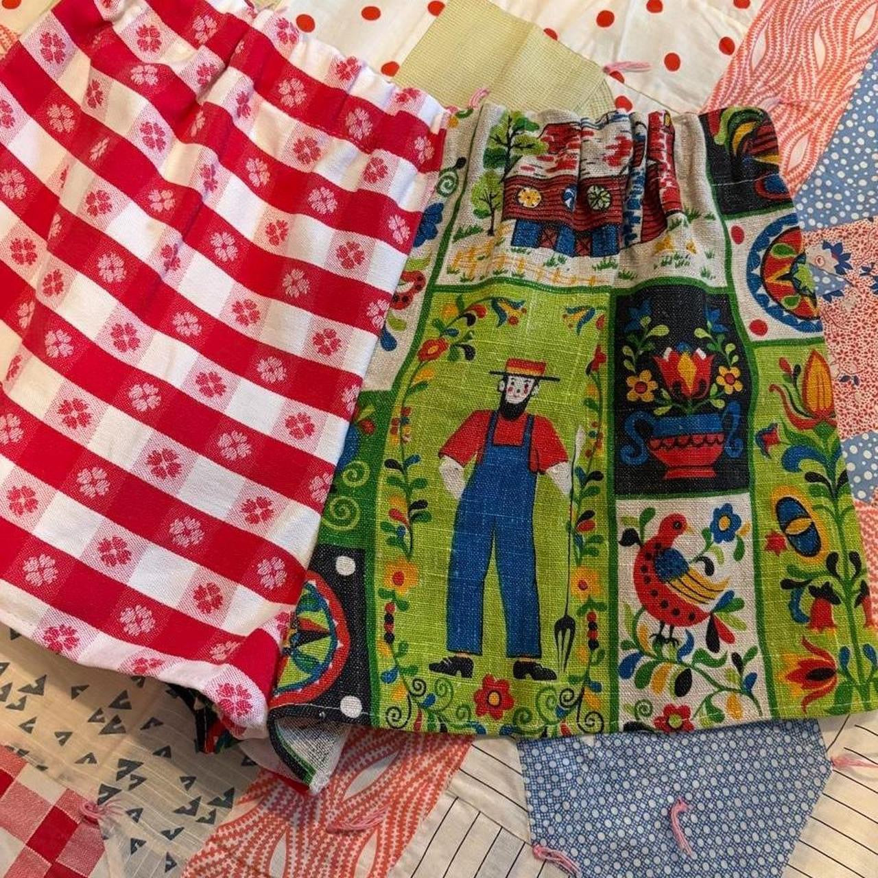 Mid Century Farm Shorts